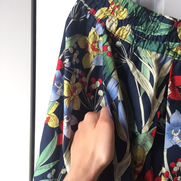 ✨NWT Philosophy Midi Floral Skirt - Picture 5 of 8